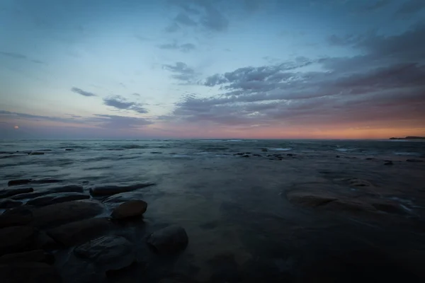在日落时海下美丽的风景 — 图库照片