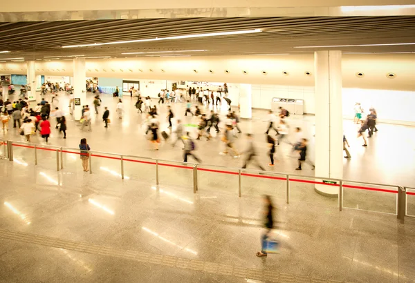 Persone della stazione della metropolitana — Foto Stock