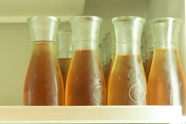 Abgefülltes Getränk im Glas — Stockfoto