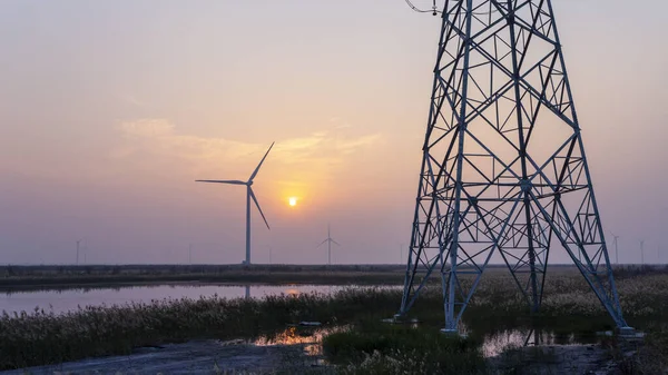 Stromturm Unter Dem Abendhimmel — Stockfoto