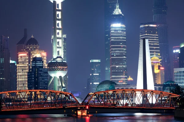 Il vecchio ponte. Bund a Shanghai — Foto Stock