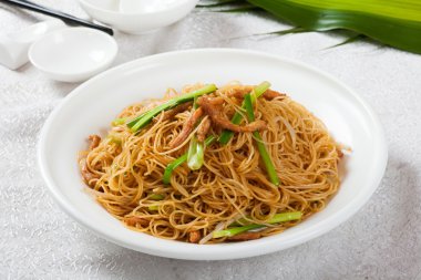 Çin yemeği, kızarmış Pirinç Noodle