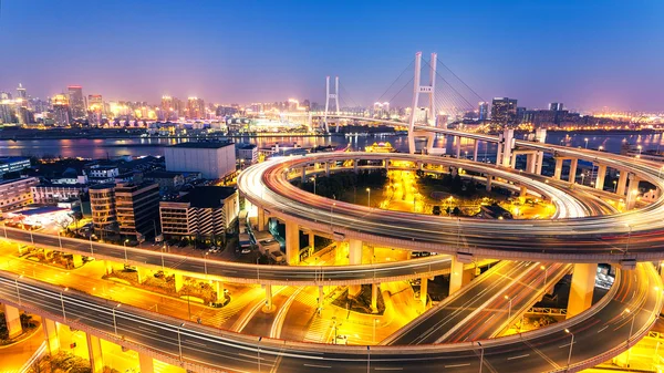 Shanghai Nanpu Puente de noche — Foto de Stock