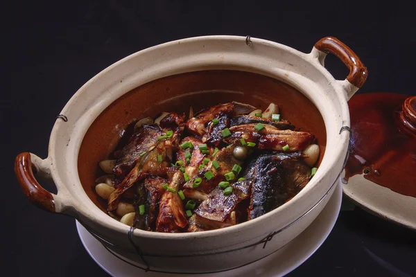 Chinesisches Essen schmoren in Sojasauce Fisch — Stockfoto