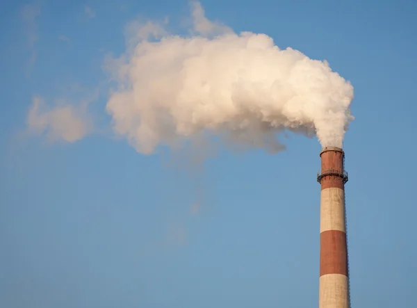 Smokestack Zanieczyszczenie powietrza — Zdjęcie stockowe