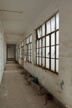 terk edilmiş binalar