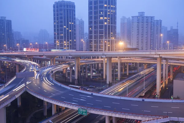 Stadtüberführung in Shanghai — Stockfoto