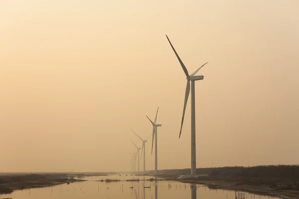 Coastal wind power plant — Stock Photo, Image