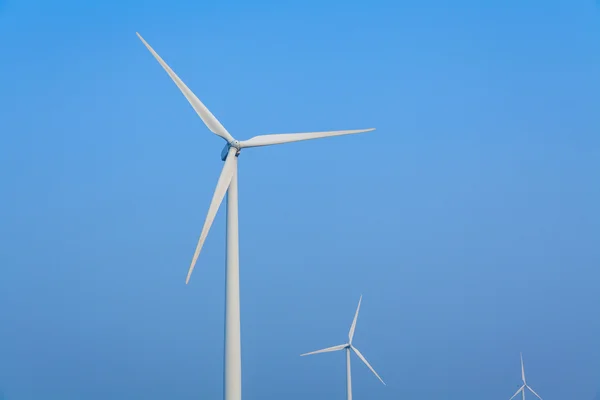 Coastal wind power plant — Stock Photo, Image