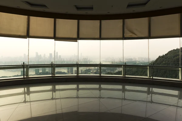 Chongqing city στον ορίζοντα στα windows — Φωτογραφία Αρχείου