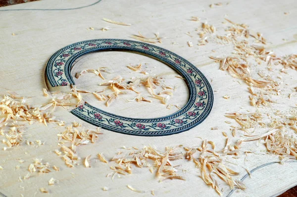 Luthier yükleme rozet klasik gitar yapar