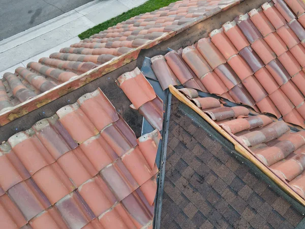 Vista aérea sobre los trabajos de reparación del techo — Foto de Stock