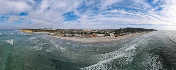 Letecký pohled na pobřeží a pláž Del Mar, San Diego County, Kalifornie, USA. — Stock fotografie