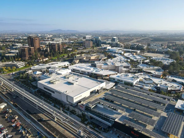 圣地亚哥大学城大型商业中心UTC Westfield购物中心的空中景观 — 图库照片