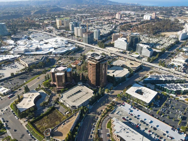 圣地亚哥大学城大型住宅和商业区的空中景观 — 图库照片