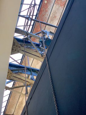 C madeni, endüstriyel müze ve kültür merkezi eski bir kömür madenciliği kompleksi üzerine kurulu..