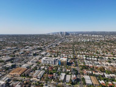 Los Angeles 'ın merkezinde Mid-City' nin üstündeki hava manzarası.