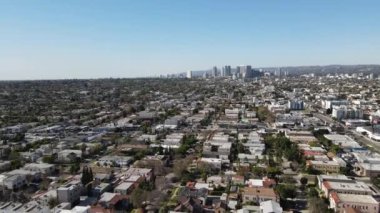 Los Angeles 'ın merkezinde Mid-City' nin üstündeki hava manzarası.
