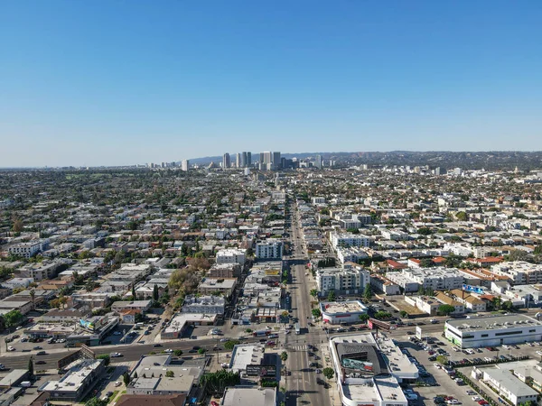 Aerial view above Mid-City neighborhood in Central Los Angeles — Stock Photo, Image