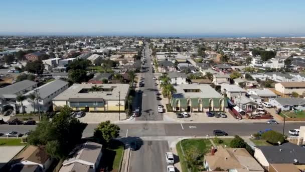 Vista aérea de calles y casas en la zona de Imperial Beach en San Diego — Vídeos de Stock