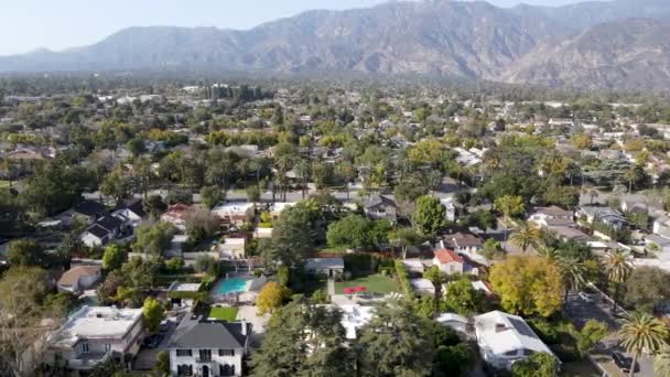 Aerial view above Pasadena neighborhood, Los Angeles, California — Stock Video