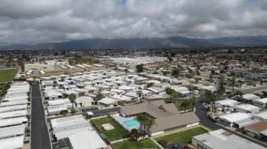 Riverside County, California 'daki San Jacinto Vadisi' nde küçük bir kasabanın hava manzarası.