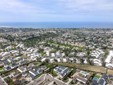 Cardiff 'in havadan görünüşü, San Diego' daki Encinitas şehrindeki topluluk.