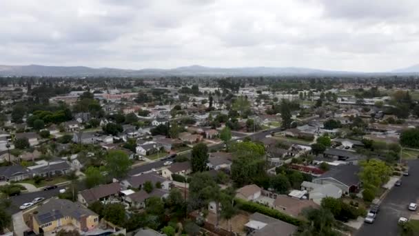 Letecký pohled na Placentii, město v severní Orange County, Kalifornie. USA — Stock video