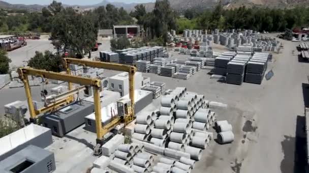 Vue aérienne de l'usine de matériaux de construction. matériau pour le projet de construction. — Video