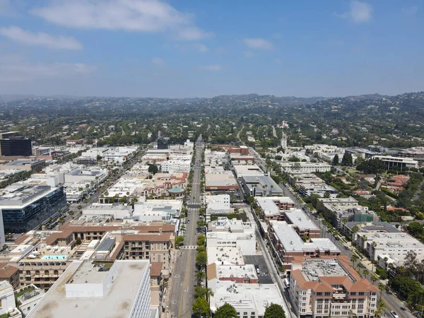 Vue aérienne du quartier commerçant de luxe de Rodeo Drive à Beverly Hills, Los Angeles — Photo