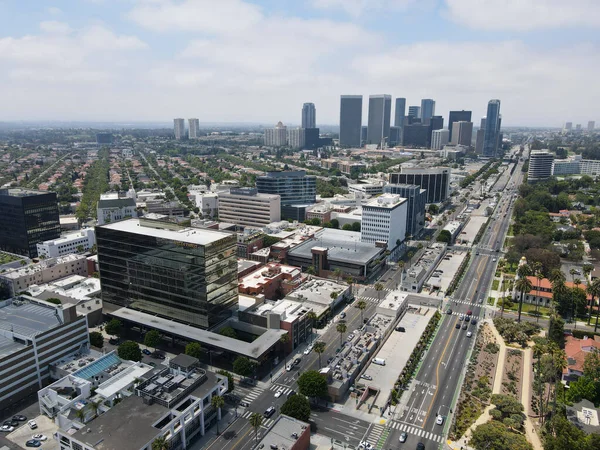 Vue aérienne du quartier commerçant de luxe de Rodeo Drive à Beverly Hills, Los Angeles — Photo