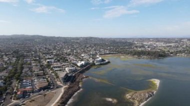 San Diego, California 'daki Mission Bay' in havadan görüntüsü. ABD.