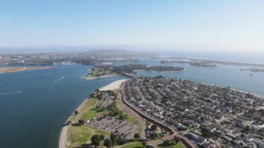 San Diego, California 'daki Mission Bay' in havadan görüntüsü. ABD.