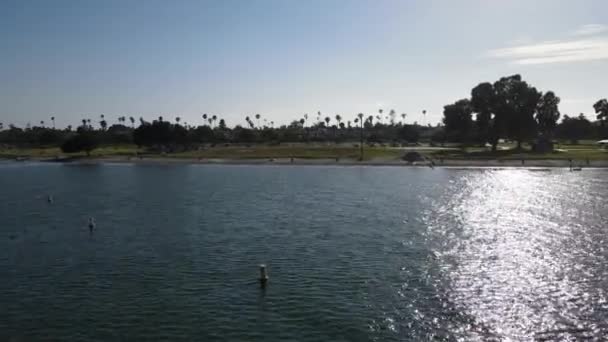 Luchtfoto van Mission Bay in San Diego, Californië. Verenigde Staten. — Stockvideo