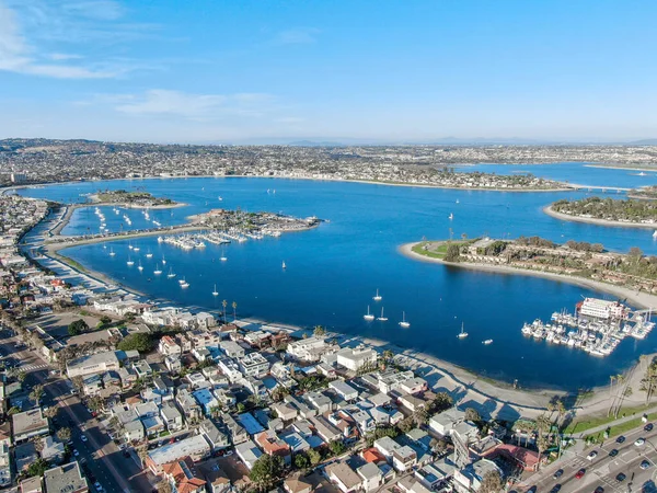Mission Körfezi 'nin havadan görüntüsü ve San Diego, California' daki plajlar. ABD. — Stok fotoğraf