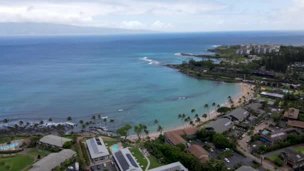 Vista aérea de la costa de Kapalua en Maui, Hawai — Vídeos de Stock