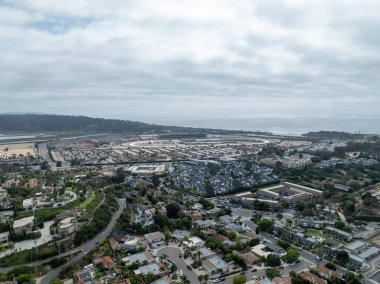 San Diego Güney Kaliforniya 'daki Varlıklı Del Mar kasabasının hava manzarası, ABD.