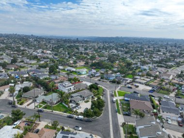 San Diego, Kaliforniya 'daki Oceanside kasabasındaki evlerin hava manzarası. ABD.