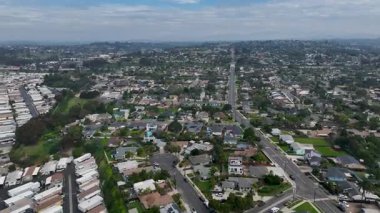 San Diego, Kaliforniya 'daki Oceanside kasabasındaki evlerin hava manzarası. ABD.