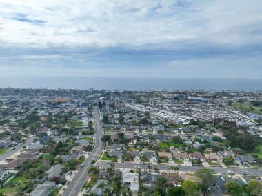 San Diego, Kaliforniya 'daki Oceanside kasabasındaki evlerin hava manzarası. ABD.