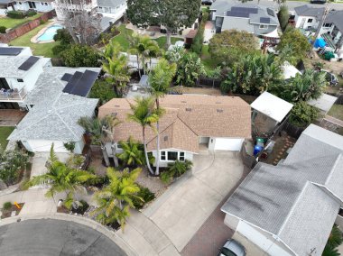 San Diego, Kaliforniya 'daki Oceanside kasabasındaki evlerin hava manzarası. ABD.