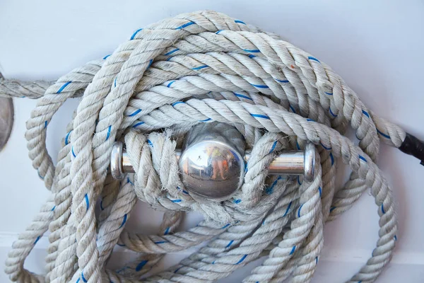 White Rope Coiled Wooden Boats Deck — 스톡 사진