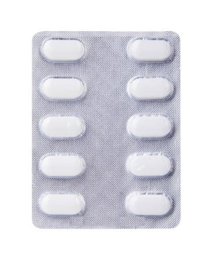 Kesme yolu ile beyaz arka planda izole beyaz tıbbi haplar