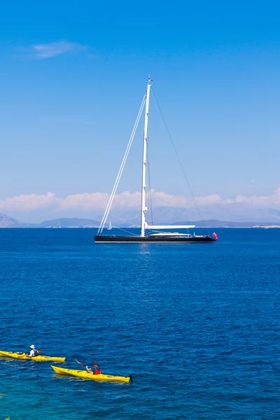 Beautiful yacht on the seas of the Mediterranean — Stock Photo, Image