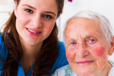 Güzel bir üst düzey hastayla güzel doktor
