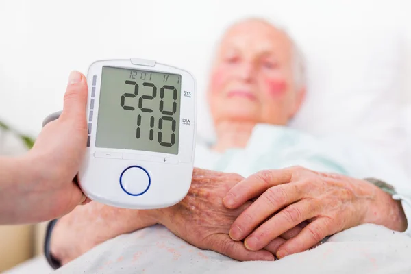 Extremely high blood pressure — Stock Photo, Image