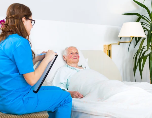 Beroep op Home Caregiver — Stockfoto