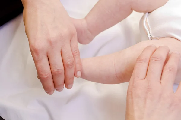 Baby-massage Professional — Stock Photo, Image