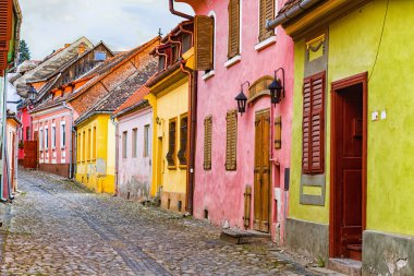 Renkli Ortaçağ binaları