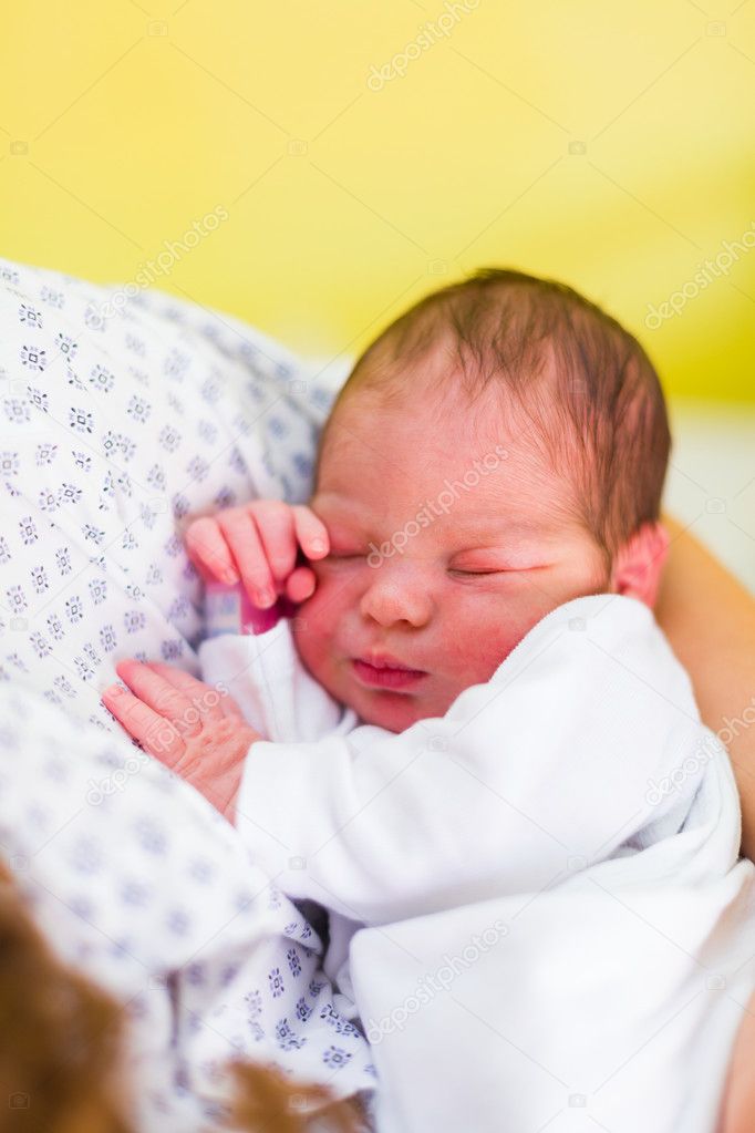 Newborn Crying baby — Stock Photo © Lighthunter #120516302